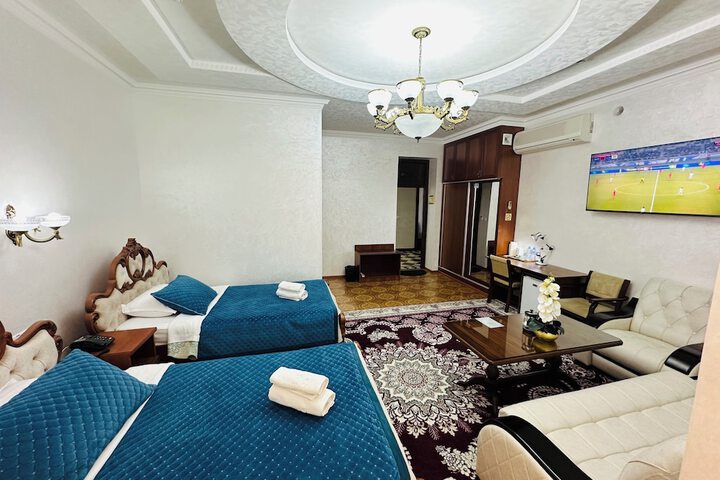 Room 2 of 31