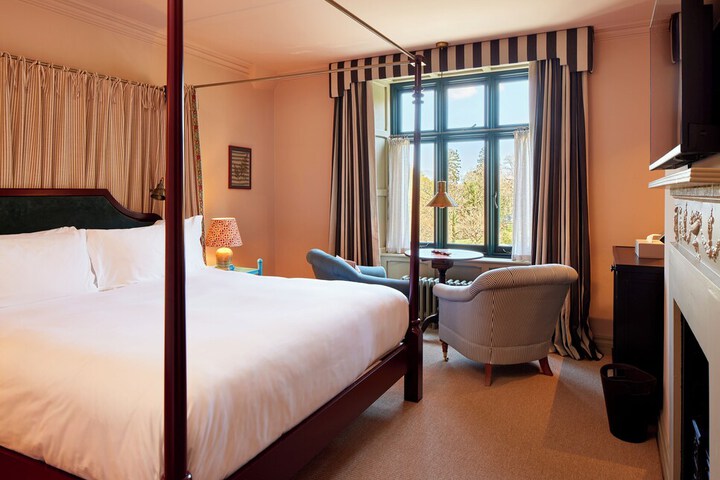 Room 6 of 40