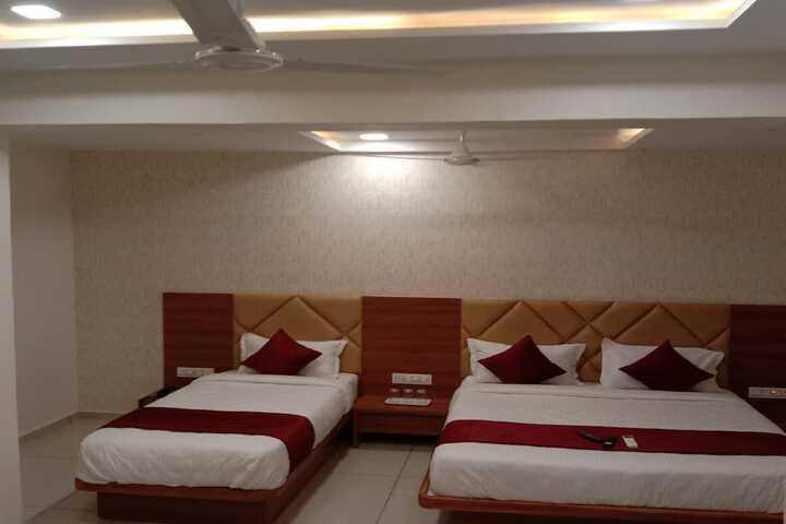 Room 6 of 16