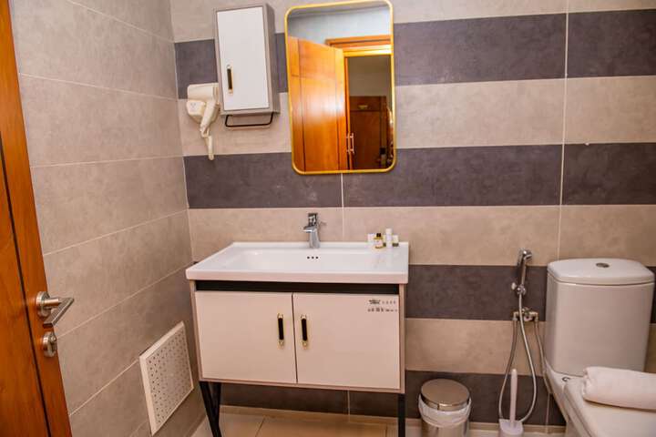 Room 25 of 44
