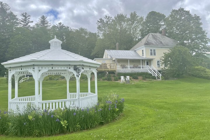 Property Grounds 52 of 60