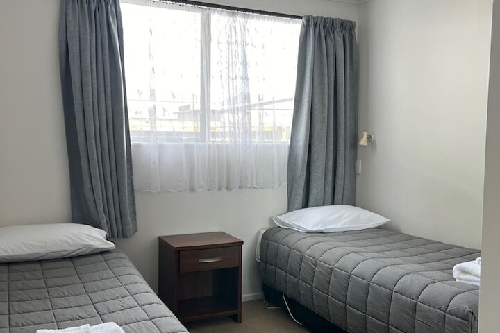 Room 6 of 34