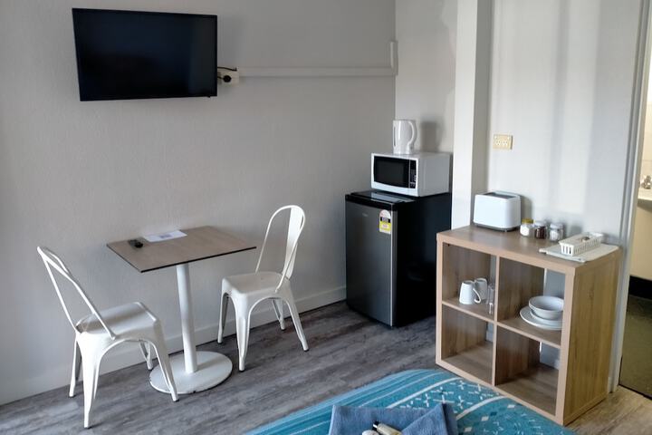 Room 16 of 36