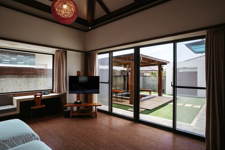 Room 20 of 153
