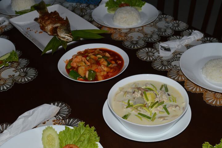 Dining 23 of 53