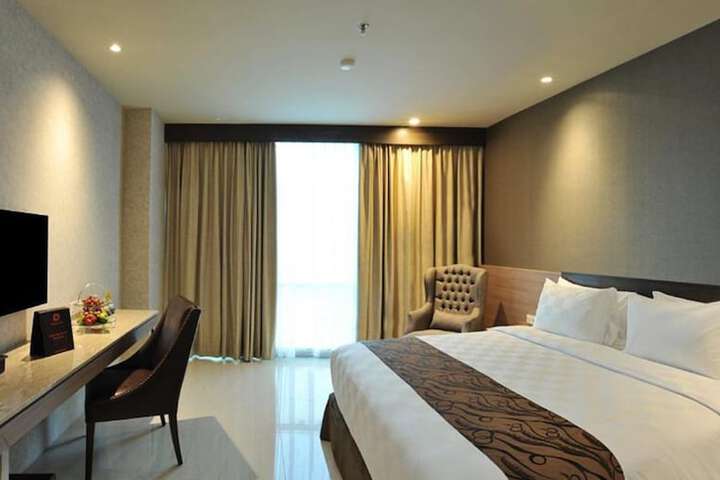 Room 21 of 34