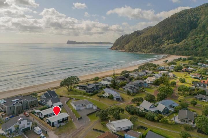 Retreat by the Beach - Pauanui Holiday Home