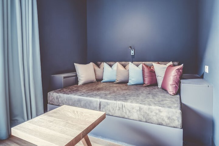 Room 10 of 53