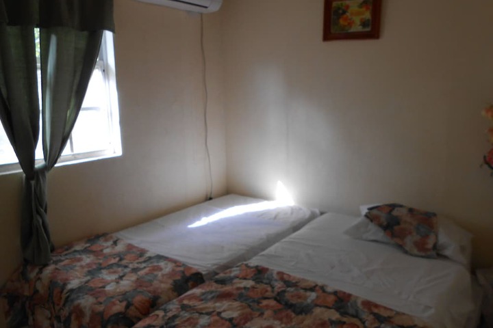 Room 4 of 80