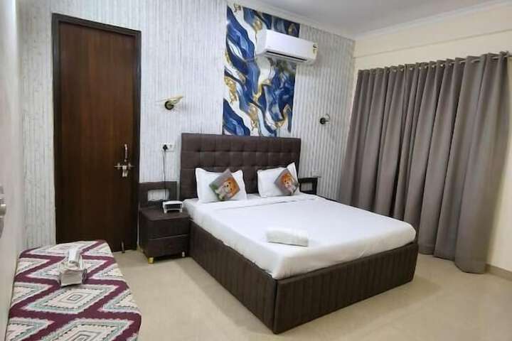 Room 10 of 34