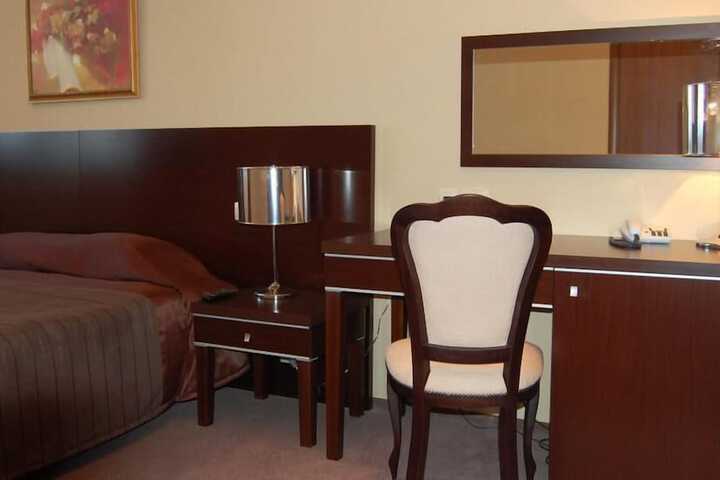 Room 12 of 61