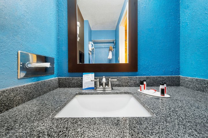 Bathroom sink