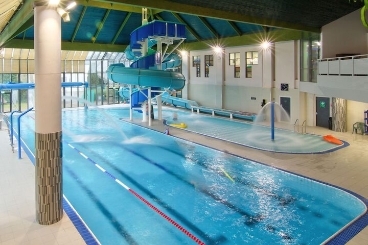Pool 33 of 104