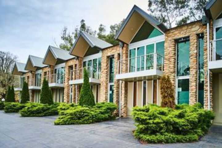 No.6 Luxury Private Haven in The Heart of Bright