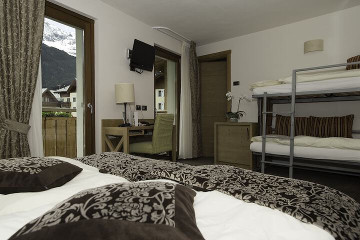 Room 25 of 75
