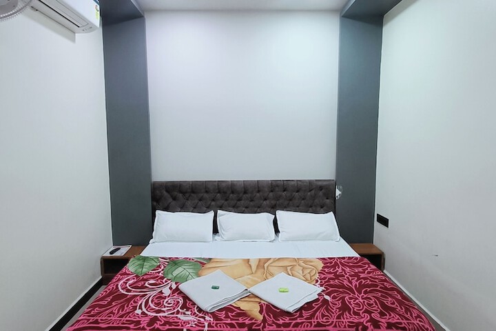 Room 9 of 39