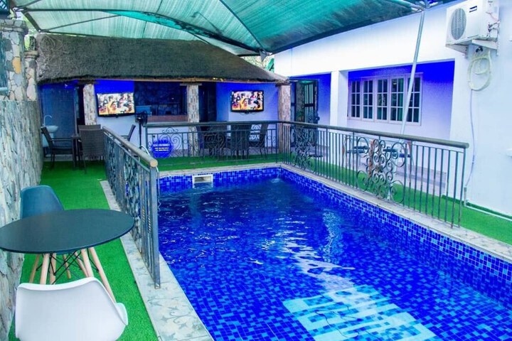 Pool 31 of 41