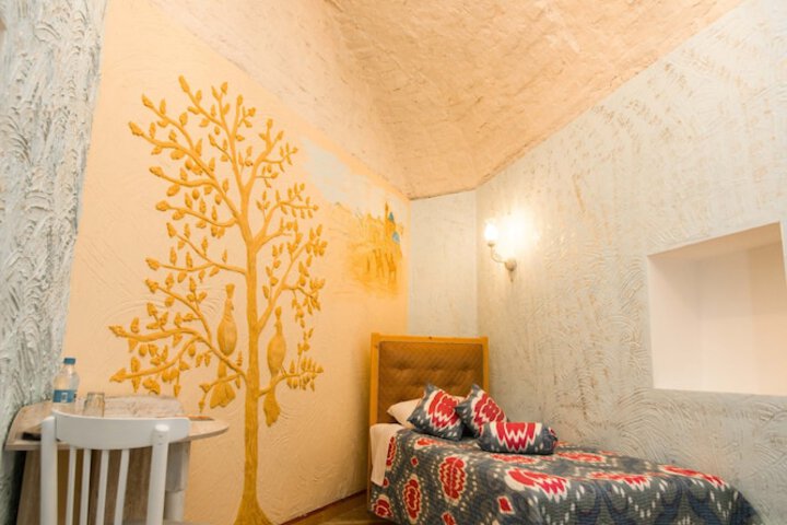 Room 19 of 83
