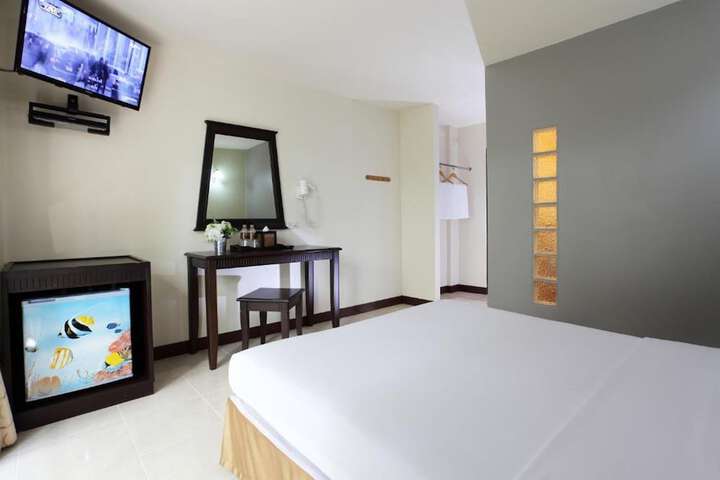 Room 14 of 98