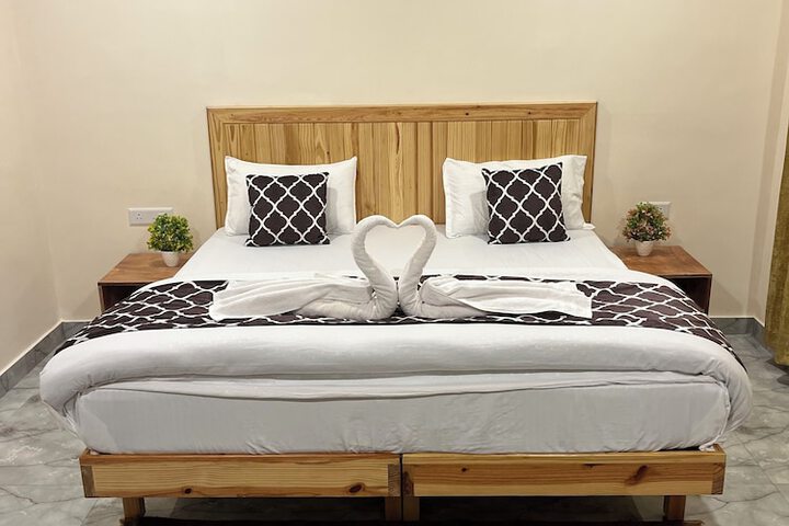 Room 2 of 26