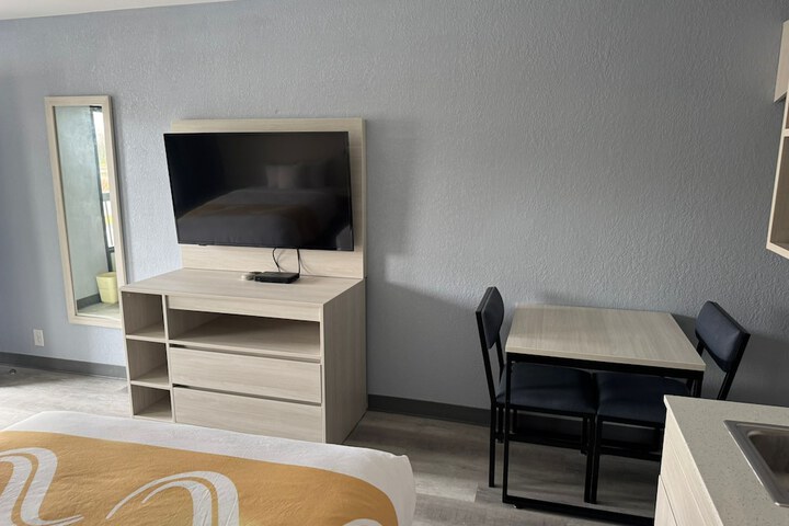 Room 20 of 38