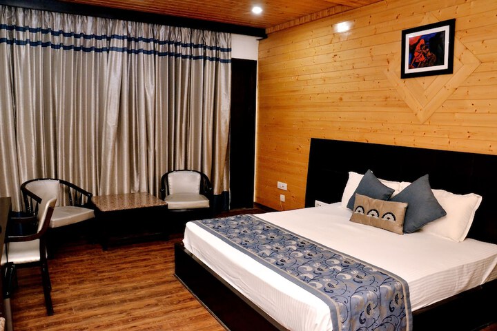 Room 3 of 40