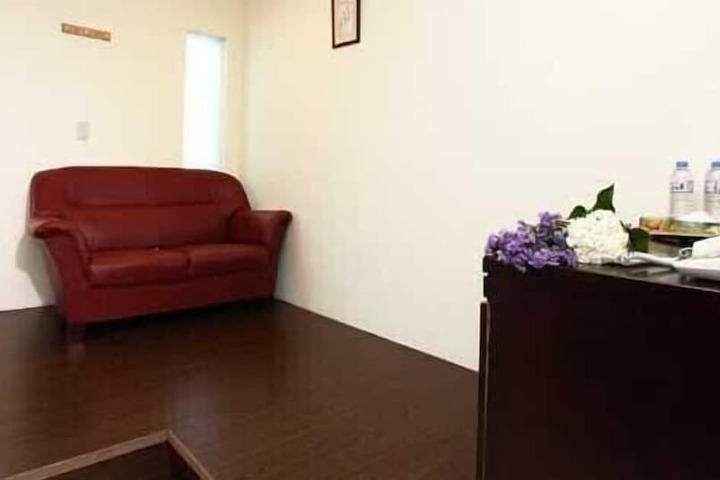 Room 42 of 79
