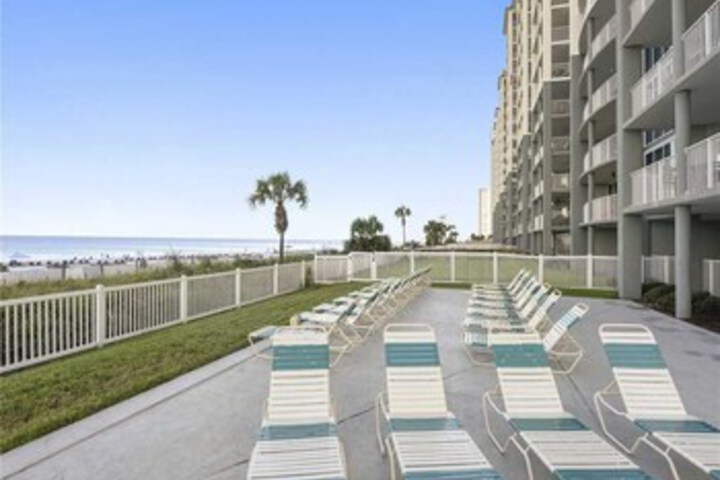 Sundeck 25 of 25
