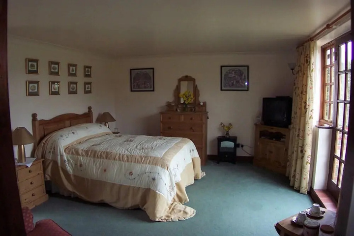 Room 15 of 17