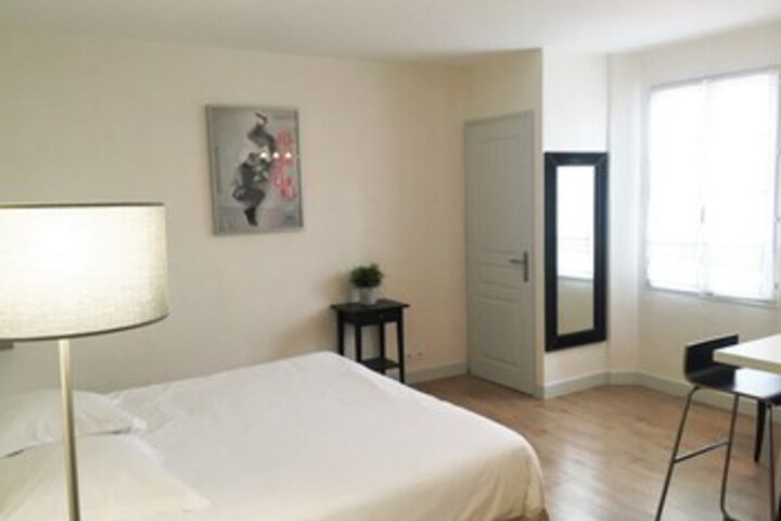 Room 10 of 10