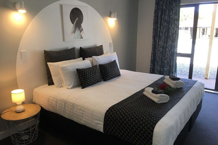 Room 21 of 141