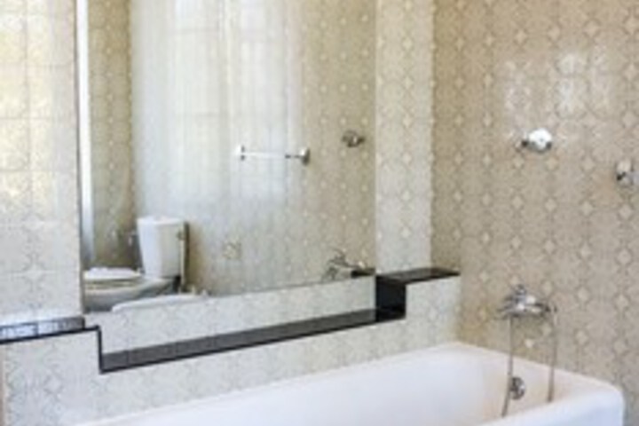 Room 2 of 60