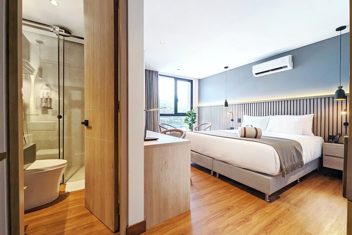 Room 12 of 32