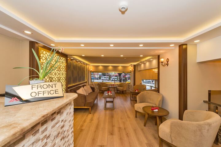 Entrance & Lobby
