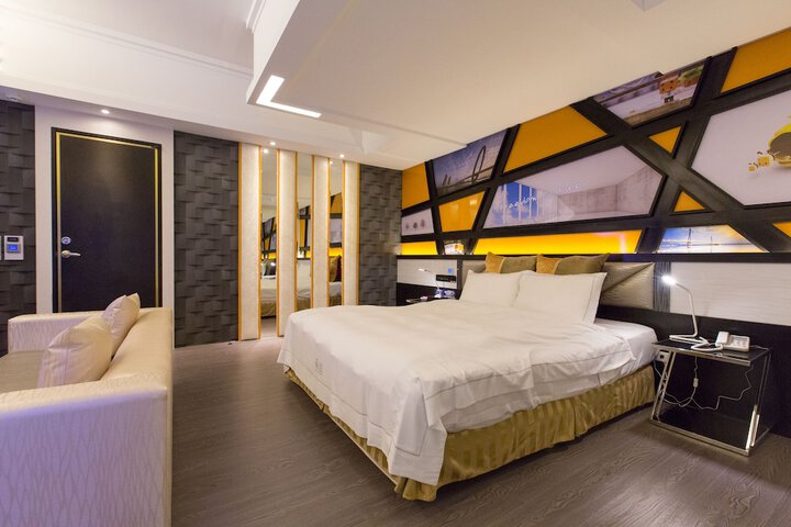 Room 21 of 216