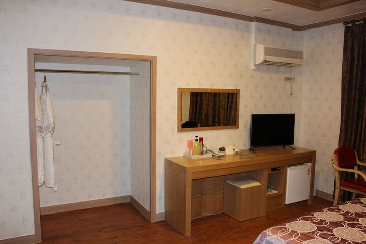 Room 19 of 78
