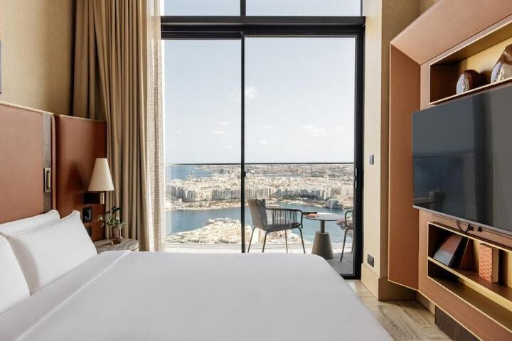 Room 47 of 119