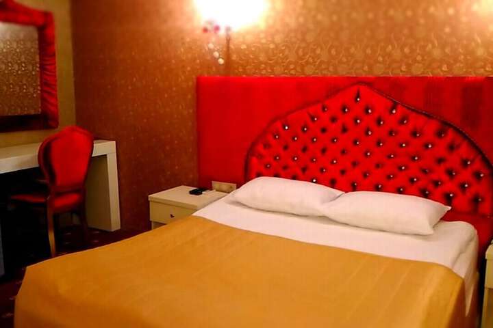 Room 6 of 22