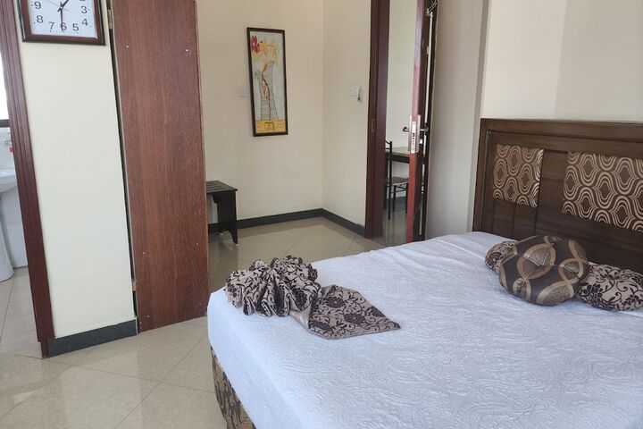 Room 28 of 67