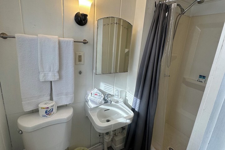 Room 105 of 134