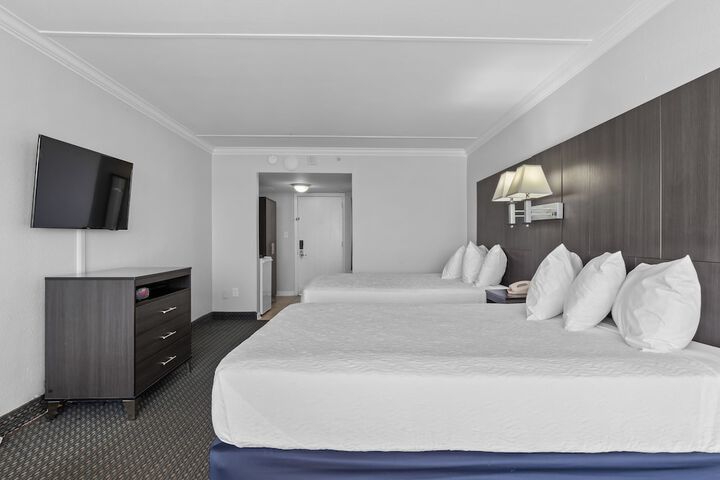 1 Bedroom Deluxe Murphy Bed 2 Queen Beds Partial Ocean View (17 of 24)