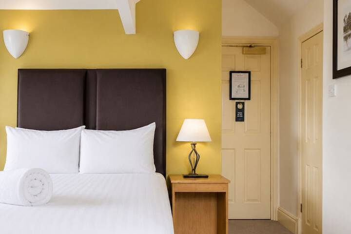Room 8 of 27