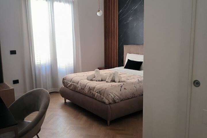 Room 18 of 48