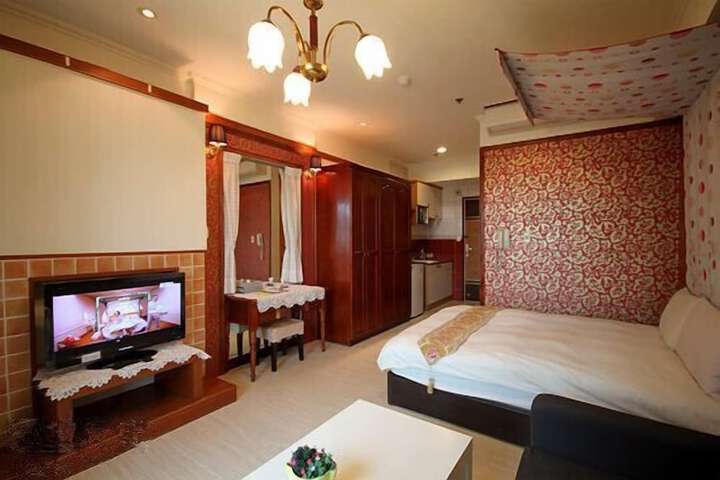 Room 34 of 51