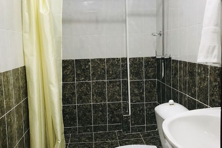 Room 33 of 47