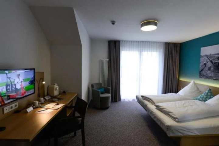Room 4 of 23