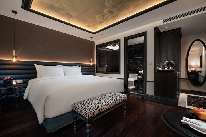 Room 45 of 127