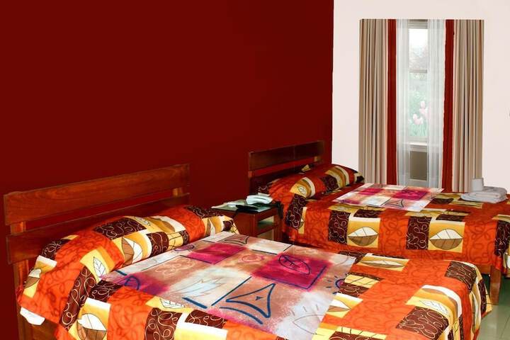 Room 4 of 9