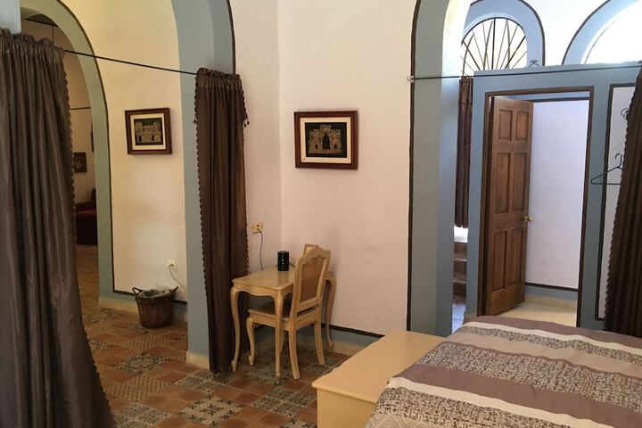 Room 14 of 106