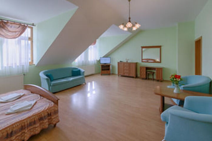 Room 35 of 44